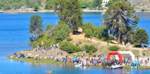 Lee más sobre el artículo Se viene la Fiesta Provincial del Lago y el cruce a nado en Villa Pehuenia