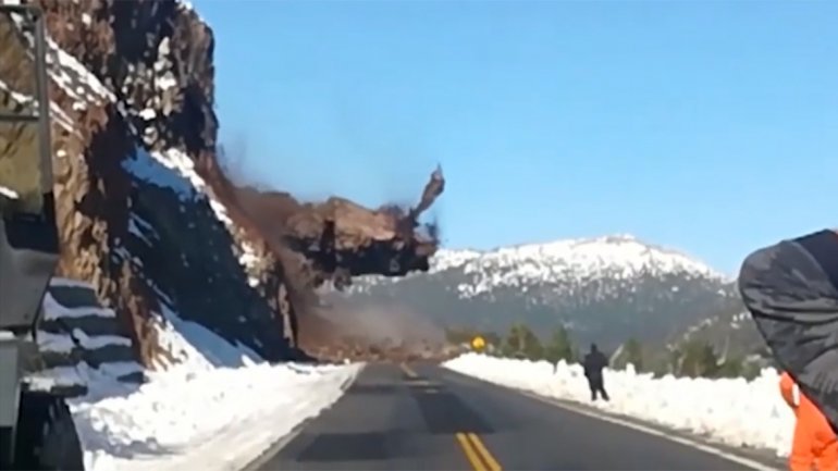 En este momento estás viendo Espectacular derrumbe en Ruta 40