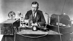 Lee más sobre el artículo Día de la Radiodifusión Argentina🎚🎙🎛🎶📻