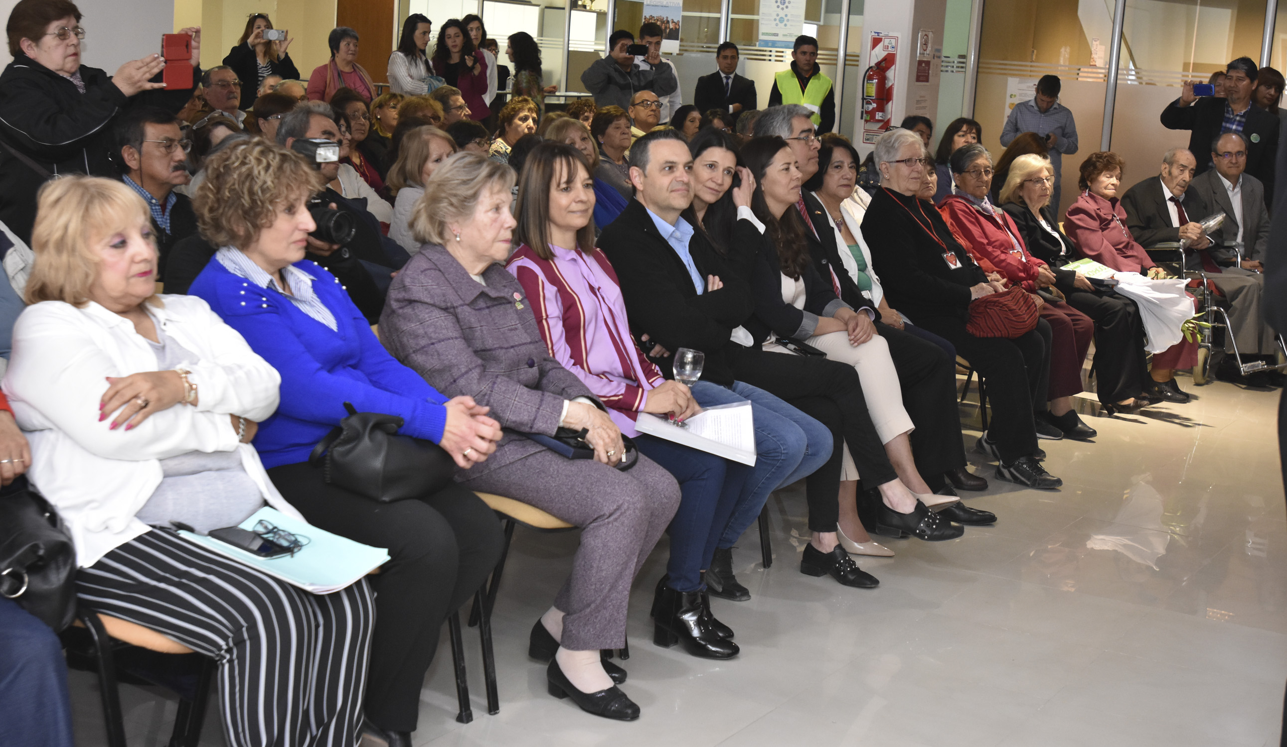 Lee más sobre el artículo Se inauguró el Primer Parlamento de Personas Mayores
