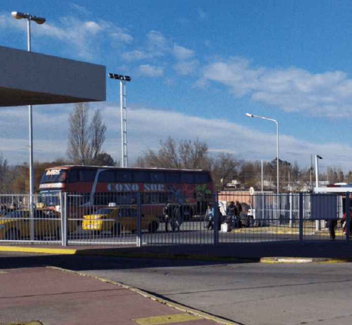 En este momento estás viendo Dos nuevas empresas regresan con el servicio Larga Distancia a Neuquén 🚌