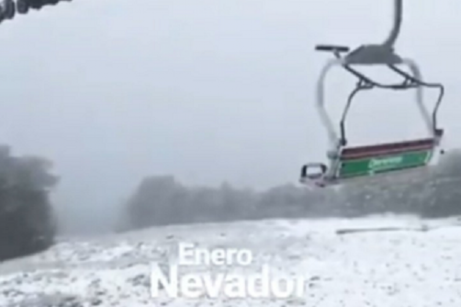 Lee más sobre el artículo Chapelco amaneció nevada en enero❄🤪