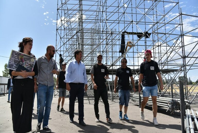 Lee más sobre el artículo Preparan el escenario mayor para la Fiesta de la Confluencia 2020