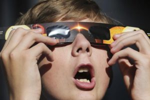 Lee más sobre el artículo El eclipse solar 2020 en Villa la Angostura será del 97,25%