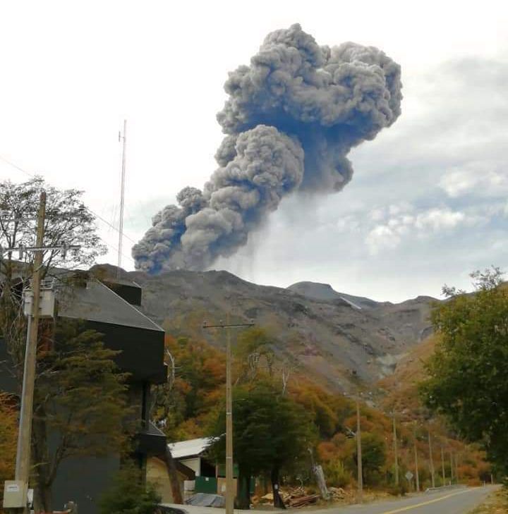 Lee más sobre el artículo Exposiones en el Volcán Nevados de Chillán 🌋