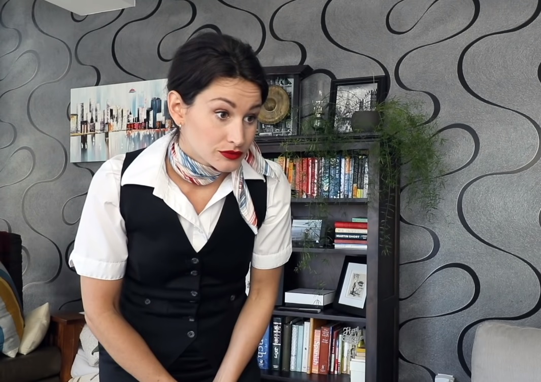Lee más sobre el artículo Viral: Así es como una azafata realiza “home office” durante la cuarentena por coronavirus  💺✈