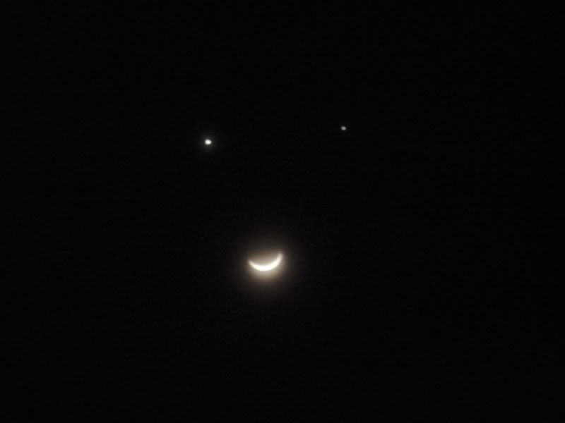 Lee más sobre el artículo La conjunción de Júpiter, Venus y la luna formará una sonrisa en el cielo 🌟😀