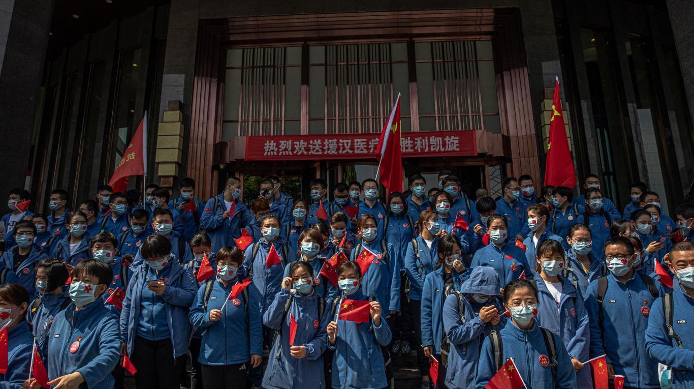 Lee más sobre el artículo Wuhan se prepara para el fin de la cuarentena y agradece a los médicos que trabajaron en la pandemia 😷✅