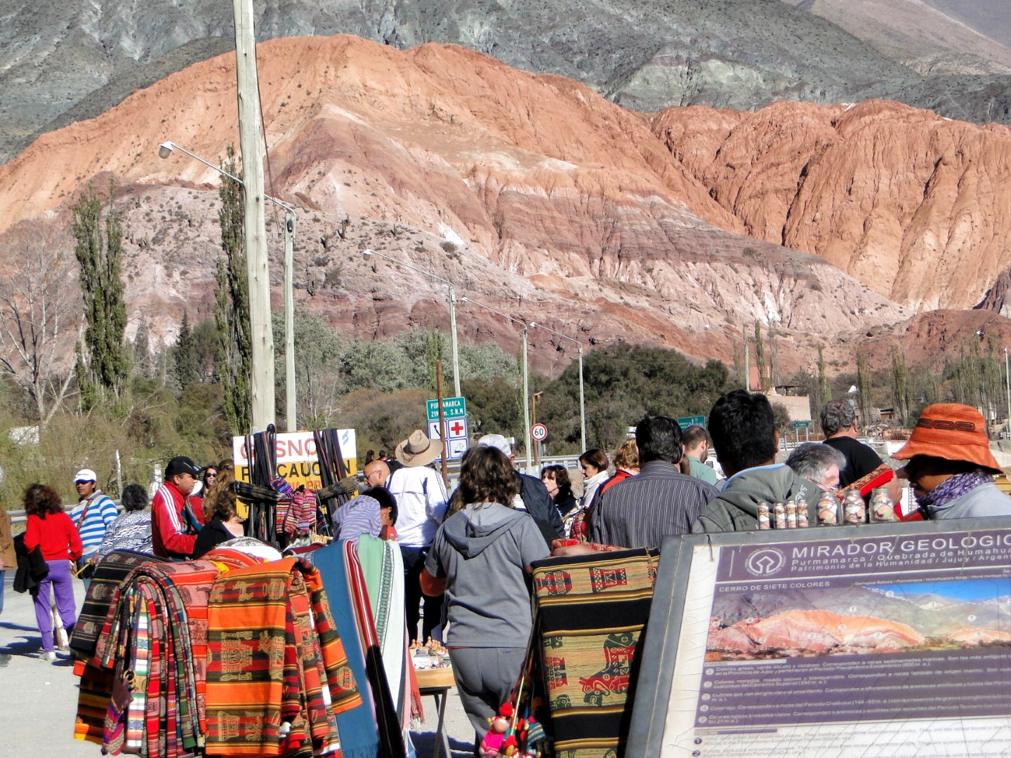 Lee más sobre el artículo Reabrir el turismo local: Cómo se prepara la Quebrada de Humahuaca 🦙