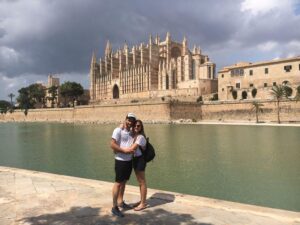 Lee más sobre el artículo El gran test del turismo en España: llegan los primeros veraneantes a Mallorca 🤗