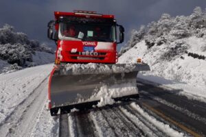 Lee más sobre el artículo Ruta 40: Extrema precaución por presencia de nieve sobre la calzada entre Bariloche y El Bolsón ❄