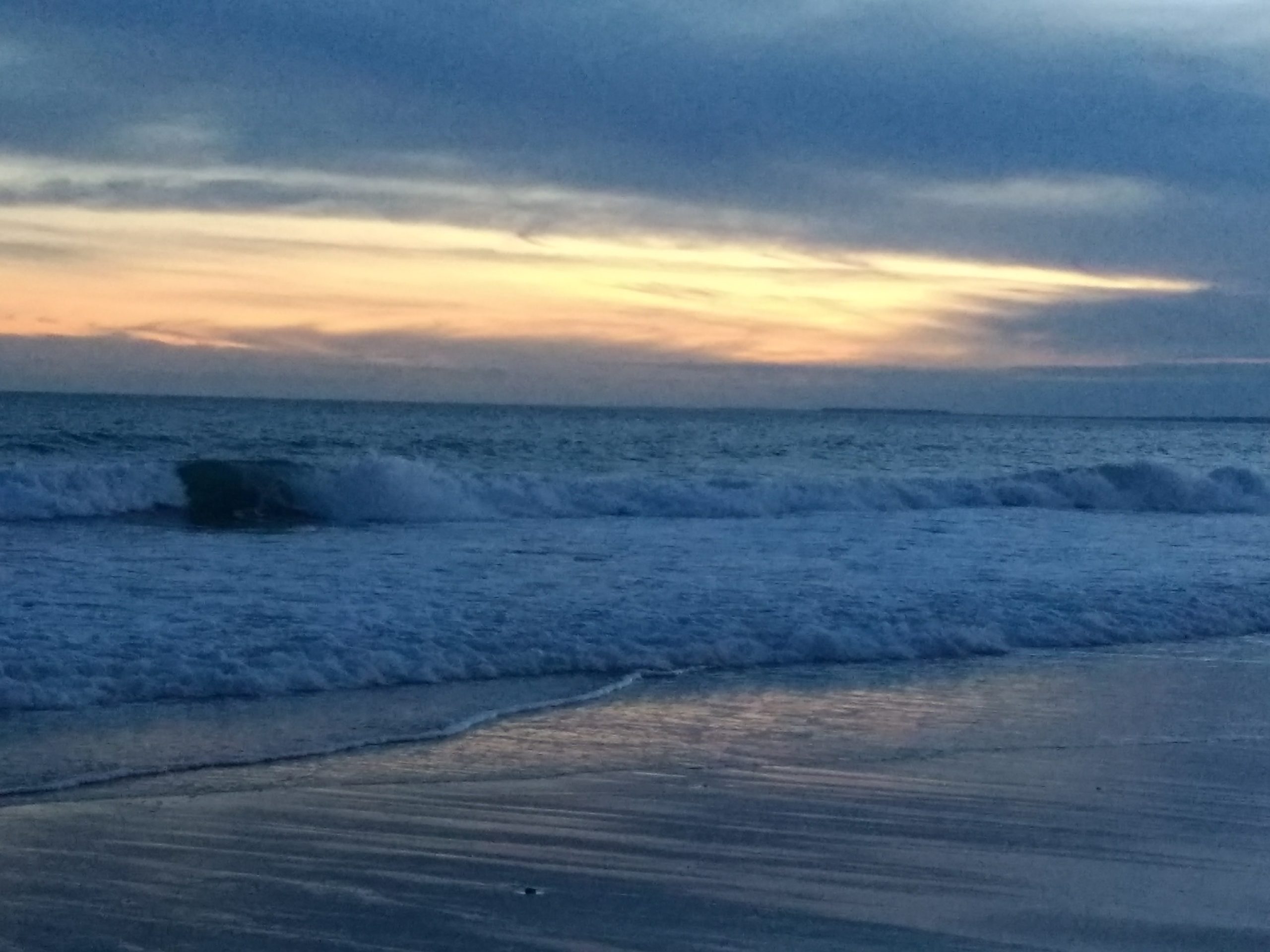 Lee más sobre el artículo Buscan declarar a Playas Doradas y Las Grutas zona de desastre económico y social 🏖😲
