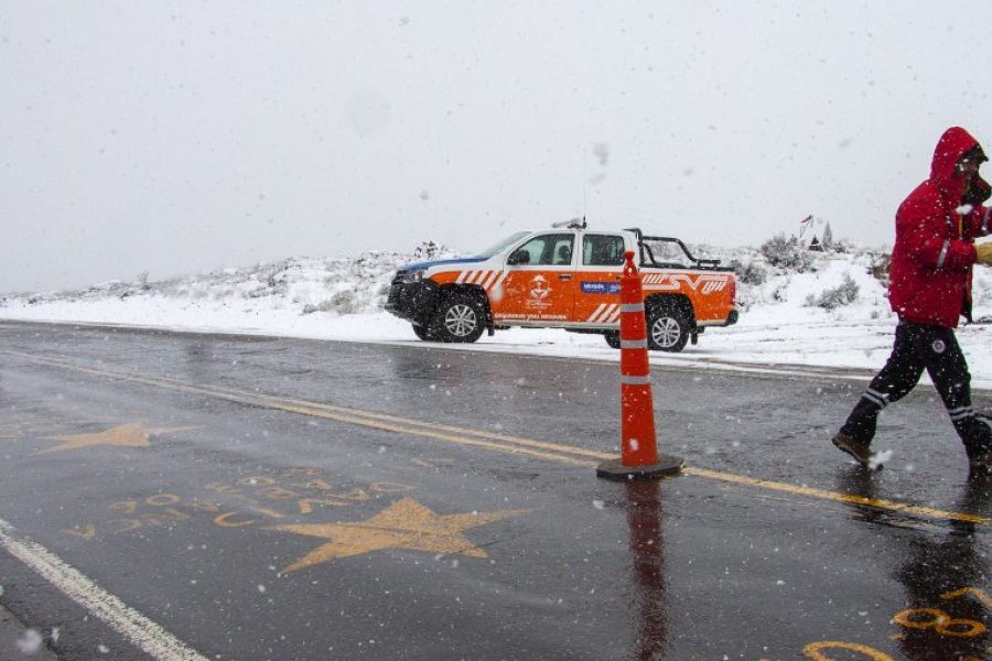 Lee más sobre el artículo Seguridad Vial monta operativo en toda la provincia por temporal de nieve ⚠🚗