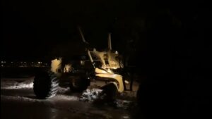 Lee más sobre el artículo San Martín de los Andes: Intensos trabajos para despejar la nieve de las calles ⚠