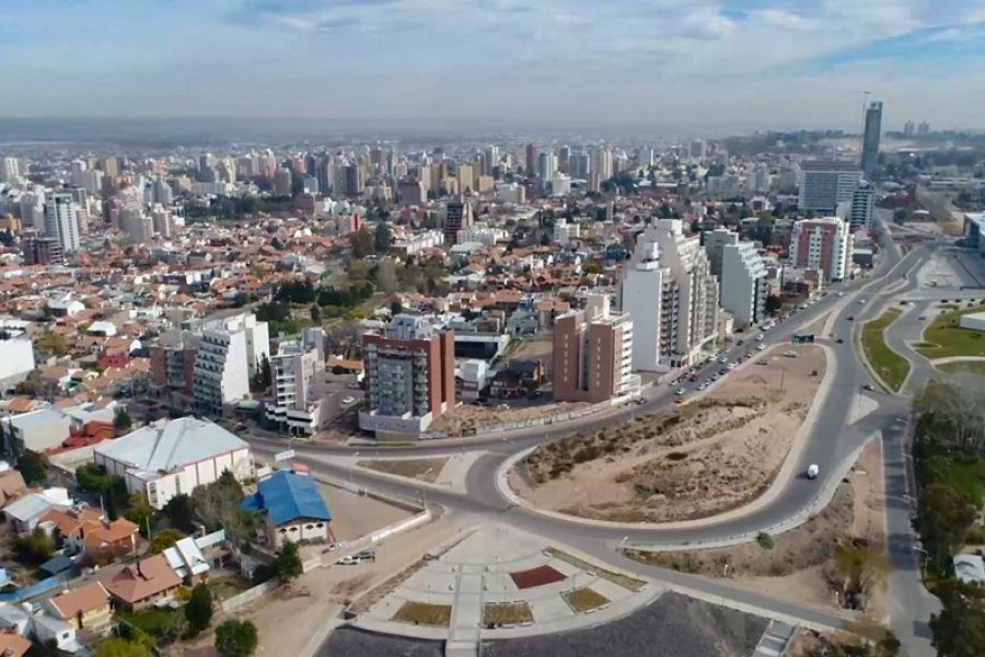 Lee más sobre el artículo Movilización de mesas y camas por las Ley de Emergencia Turística 🏨🛌🏻