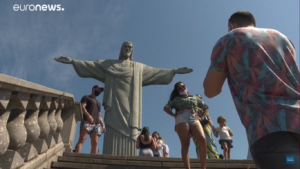 Lee más sobre el artículo Brasil reabre las puertas del Cristo del Corvovado y su turismo pese al repunte de casos 😷✈