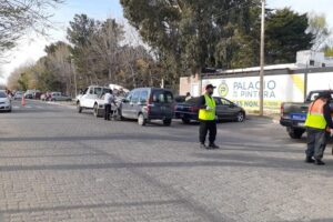 Lee más sobre el artículo Neuquén: Ya se controlaron 530 autos y hubo 33 secuestros de vehículos 👮🏻‍♂️🚨