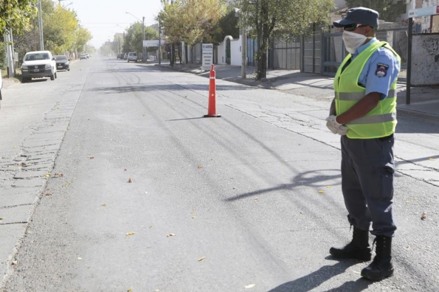 En este momento estás viendo Estas son las medidas que se profundizan en Neuquén desde hoy contra el coronavirus 😷