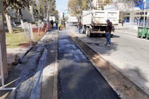 Lee más sobre el artículo Comenzó la construcción de la bicisenda de la Avenida Argentina 🚴🏻‍♀️