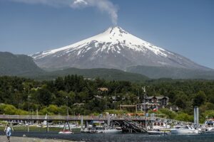 Lee más sobre el artículo Explosión moderada del volcán Villarica 🌋