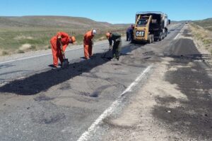Lee más sobre el artículo Comenzó la repavimentación de la RN 237 entre Piedra del Águila y Collón Cura