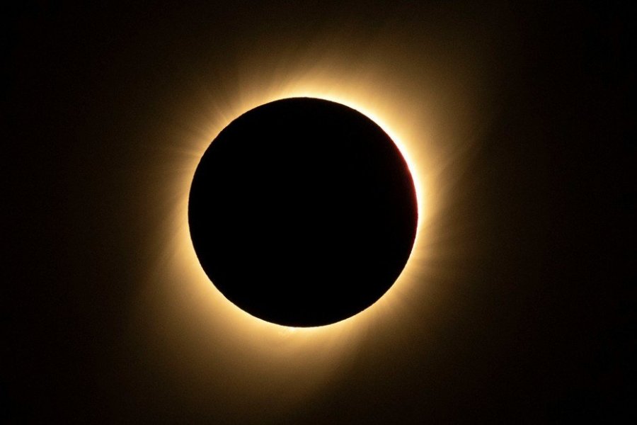Lee más sobre el artículo Mapa interactivo de la NASA permite saber cómo será el eclipse solar en cada lugar 🌔