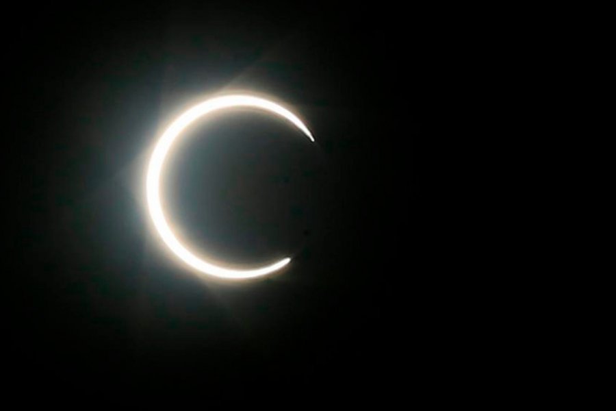En este momento estás viendo Eclipse total de Sol: Todo lo que tenés que saber para disfrutar de este fenómeno histórico 🌕