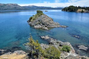 Lee más sobre el artículo Villa Pehuenia-Moquehue: destino seguro 2020-2021🚵🏻‍♀️🙌🏻☀