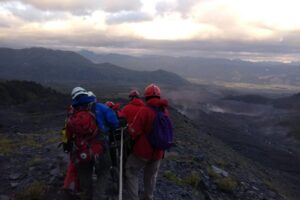 Lee más sobre el artículo Rescataron una persona del Volcán Lanín 🚶🏻‍♀️