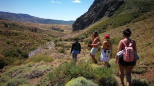 Lee más sobre el artículo Inscriben al Registro de Trekking obligatorio en Parques Nacionales y Bariloche 🚶🏻‍♀️