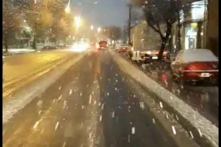 En este momento estás viendo VIDEO: Empezó a nevar en San Martín de los Andes