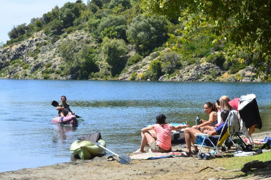 En este momento estás viendo Villa Pehuenia Moquehue se prepara para el verano con un alto registro de reservas