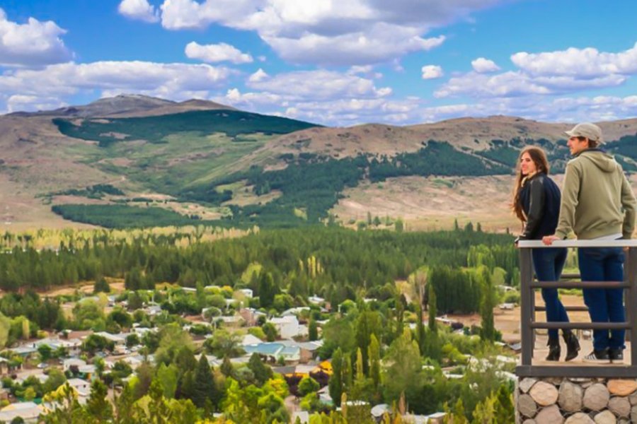 Lee más sobre el artículo Neuquén: Dos convenios importantes para fortalecer el turismo