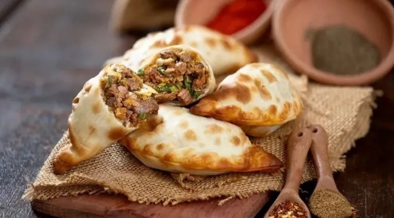 Lee más sobre el artículo Día de la Empanada Salteña: historia y un concurso especial para elegir la mejor