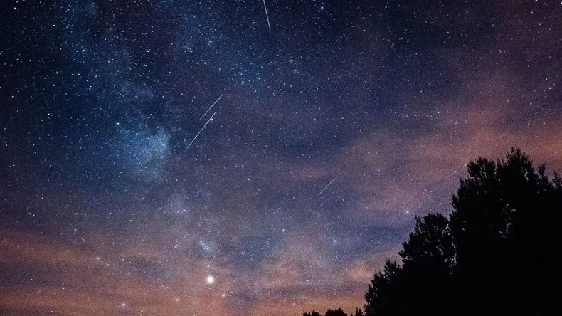 En este momento estás viendo Lluvia de estrellas de abril: cómo ver las Líridas en Argentina