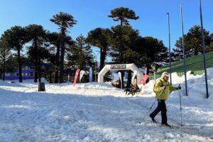 Lee más sobre el artículo Deportistas neuquinos obtuvieron logros importantes en el Mundial de Raquetas de Nieve