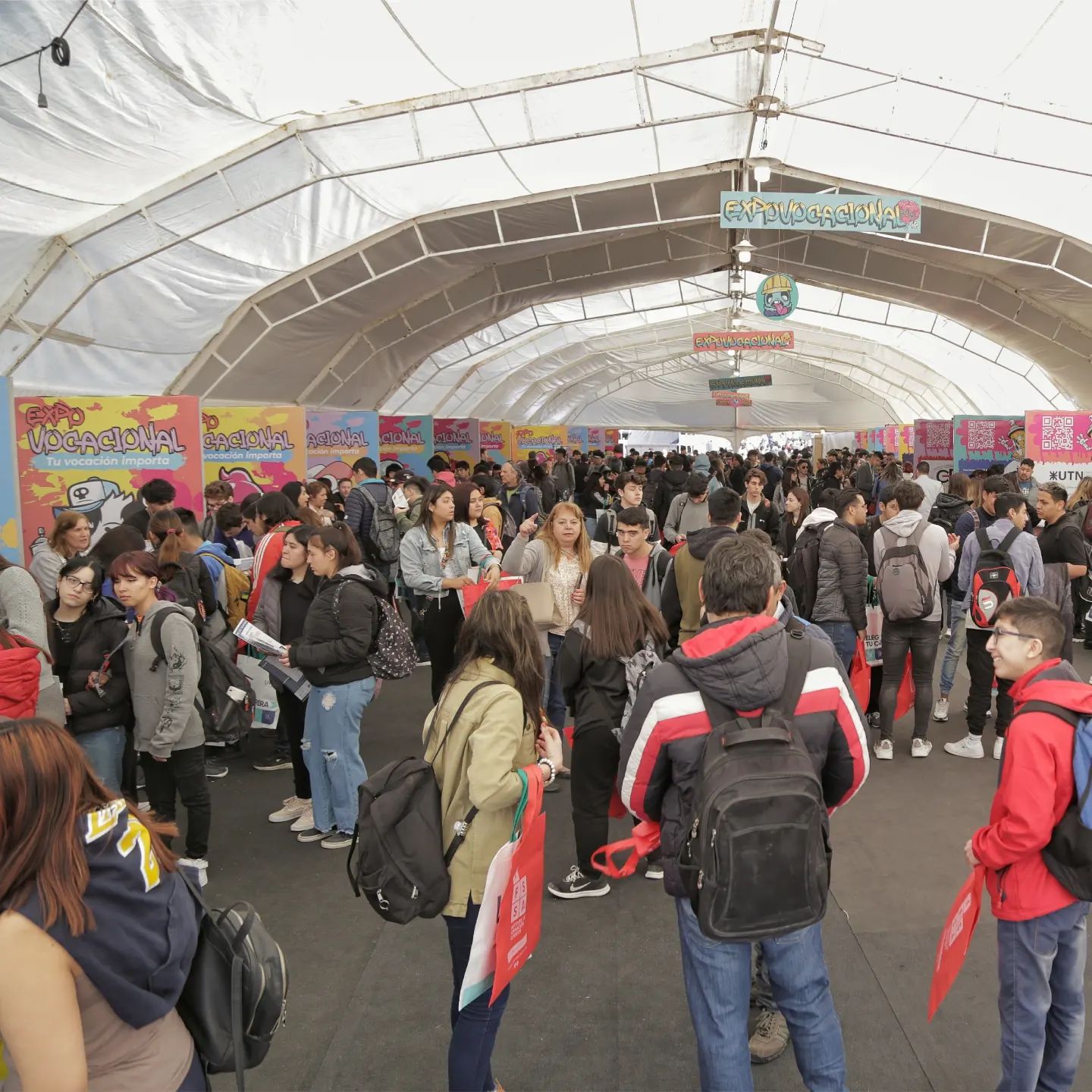 Lee más sobre el artículo Expovocacional en Neuquén capital: un éxito con más de 10 mil personas presentes 🙌