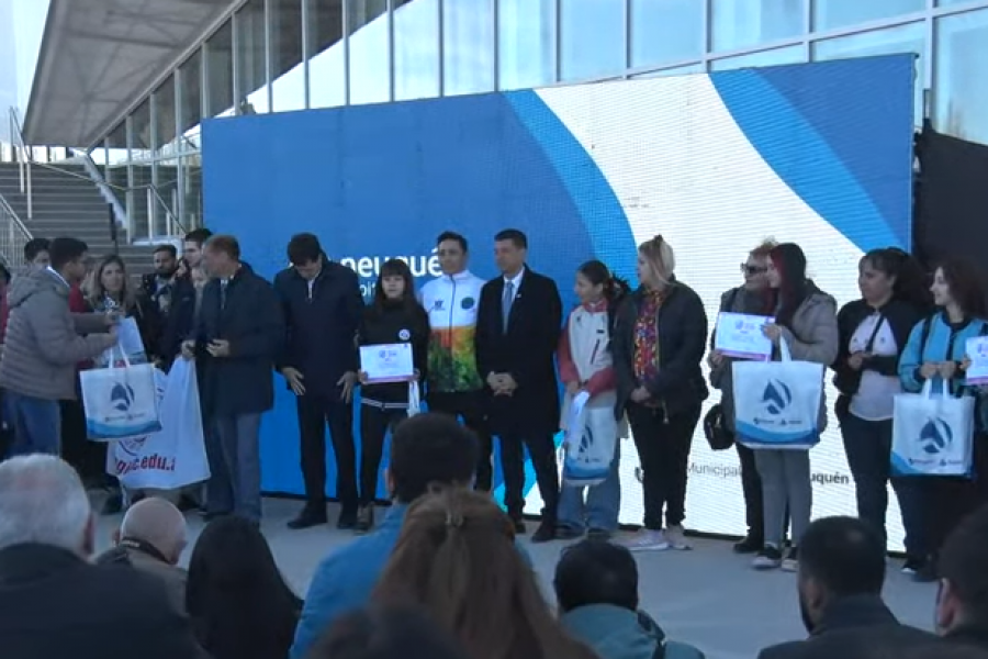 En este momento estás viendo Inauguraron el Centro de Exposiciones y Convenciones «El Cisne»