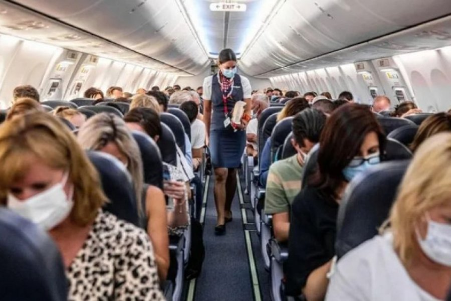 Brasil vuelve a imponer el uso de barbijo en aviones y aeropuertos