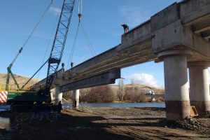 Lee más sobre el artículo Vialidad Nacional finalizó la estructura principal del puente de La Rinconada