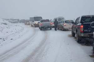 Lee más sobre el artículo Camino a Chapelco: Multarán a quienes no cumplan con la colocación de cadenas