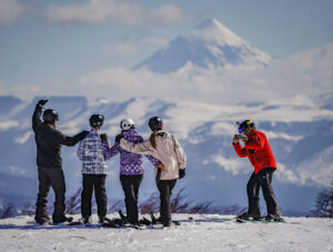 Lee más sobre el artículo ¡Disfruta de la Nieve en Chapelco con Ofertas Especiales!
