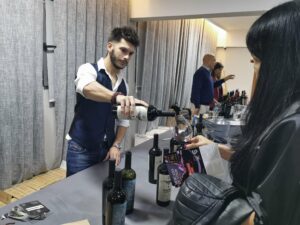 Lee más sobre el artículo Exquisita 2º Edición del Mercado de Vinos en Neuquén