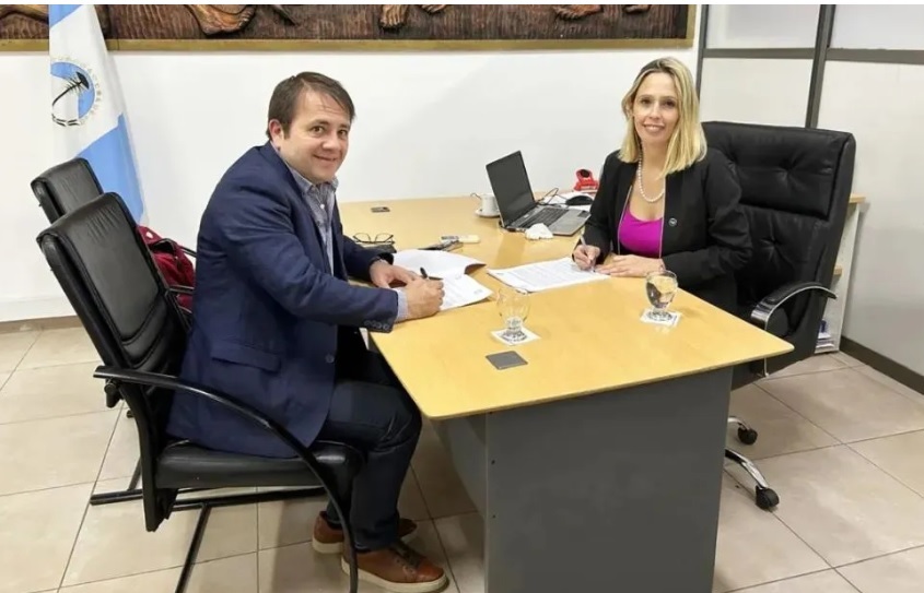 En este momento estás viendo Neuquén apuesta a la excelencia turística con nuevo acuerdo entre la UNCo y el Ministerio de Turismo