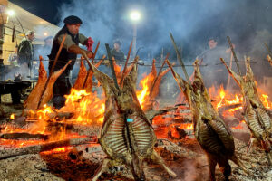 Villa Pehuenia se viste de fiesta: vuelve el gran encuentro de sabores patagónicos