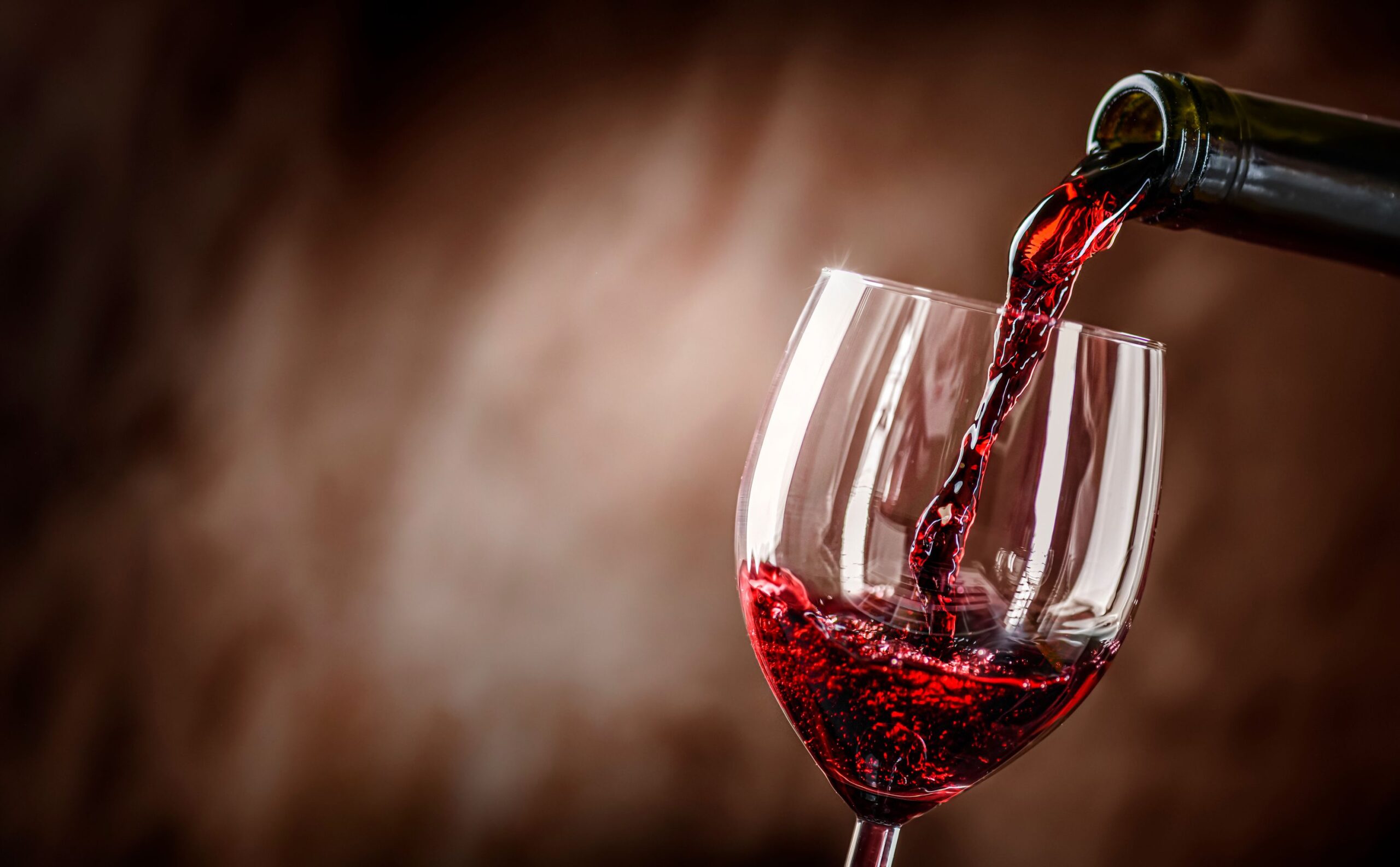 Lee más sobre el artículo Una noche para brindar con historia: llega a Cipolletti la experiencia “Vinos de Historia” junto a la bodega Humberto Canale