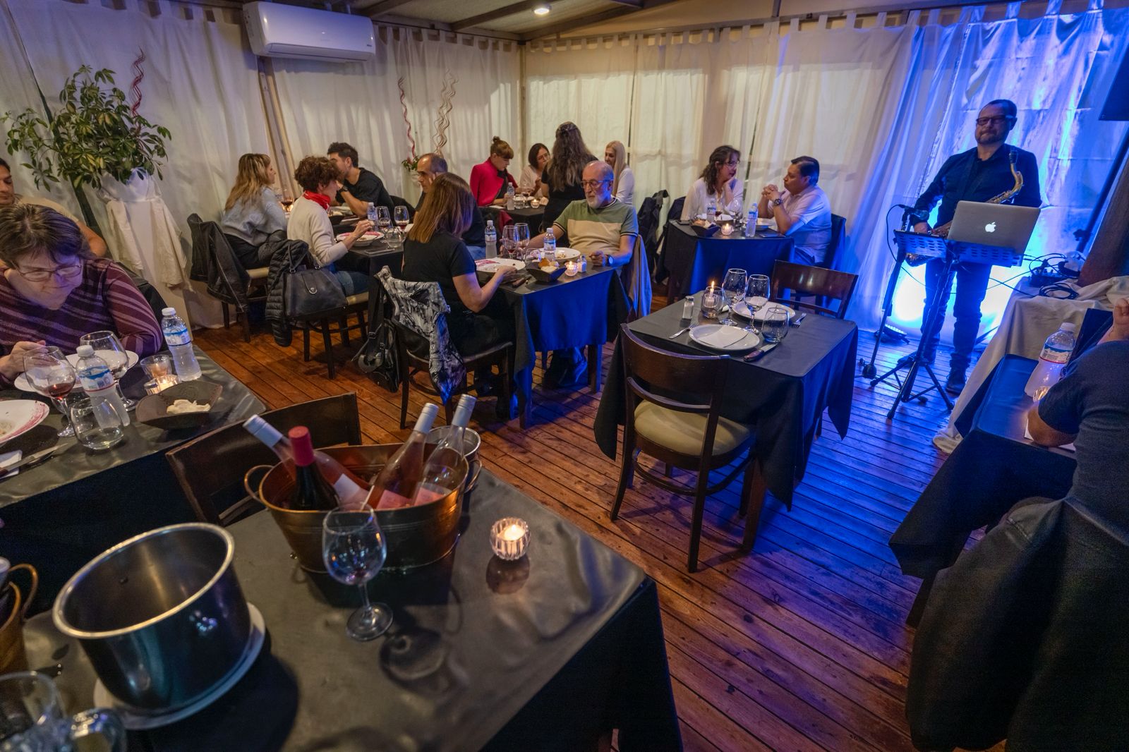 Cepas & Blends: una noche para brindar fuerte por la Patagonia