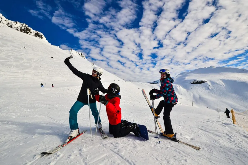 Chapelco también se disfruta sin esquiar: cuánto cuesta el pase para subir a la nieve y vivir la montaña este invierno