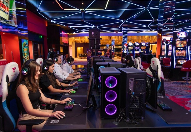 Casino Magic apuesta al futuro: inauguró un moderno sector gamer y será sede del mayor festival geek de la Patagonia