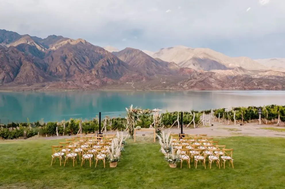 Neuquén abre sus paisajes al amor: habilitan casamientos de extranjeros y nace una nueva oportunidad para el turismo internacional